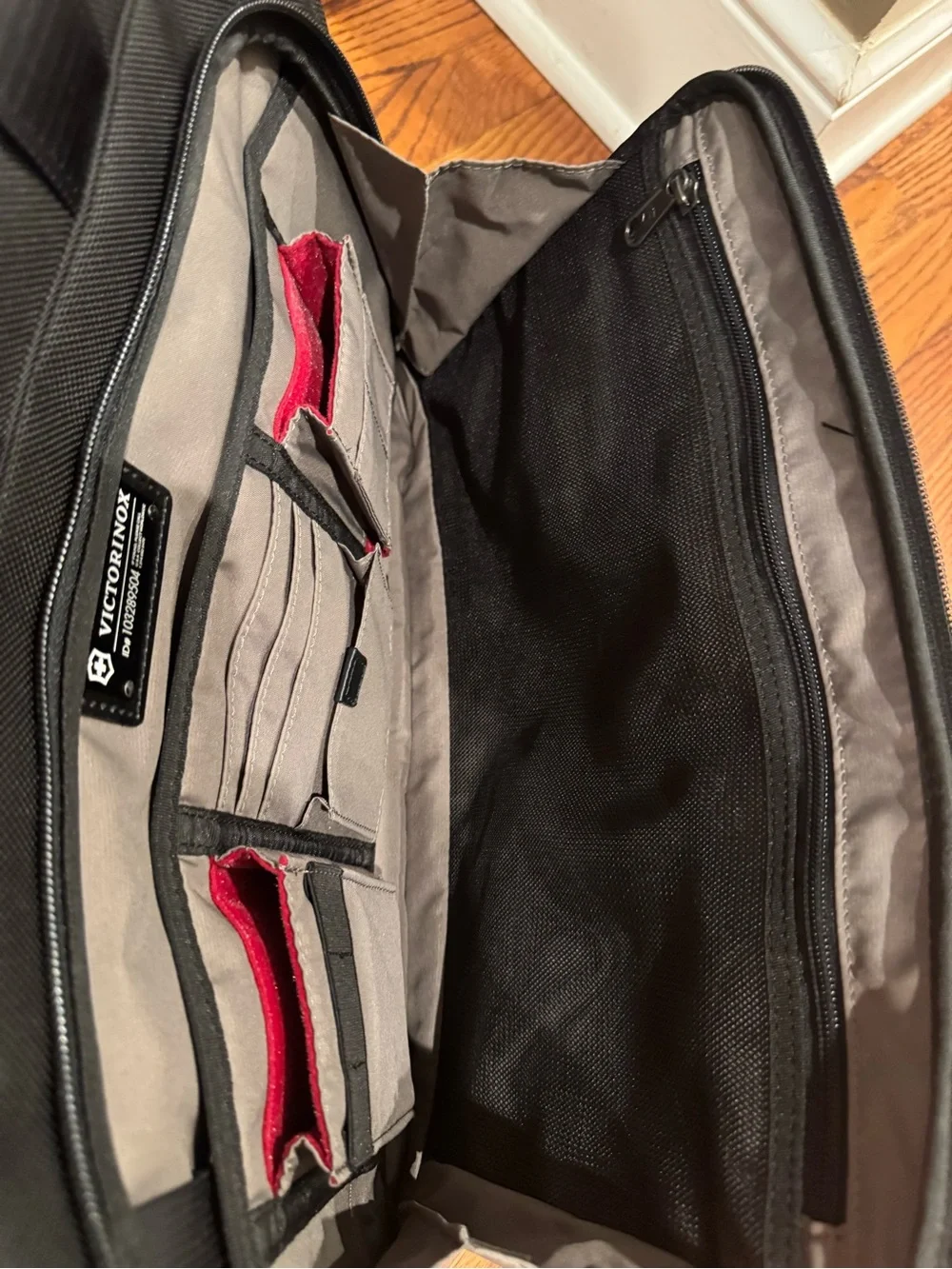 Victorinox Black Men's Briefcase Laptop Bag with Front Pocket